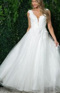 COPY - Plus size, 18w,20w,22w,24w, white blush floral applique wedding dress